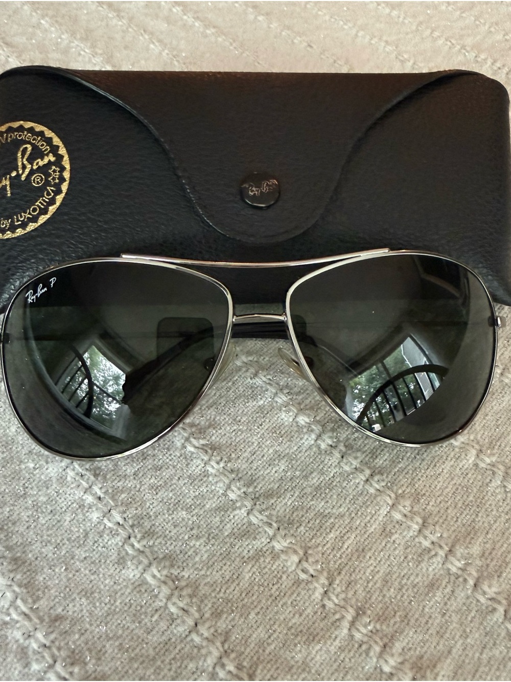 Ray-Ban Aviator Sunglasses in Black and Silver